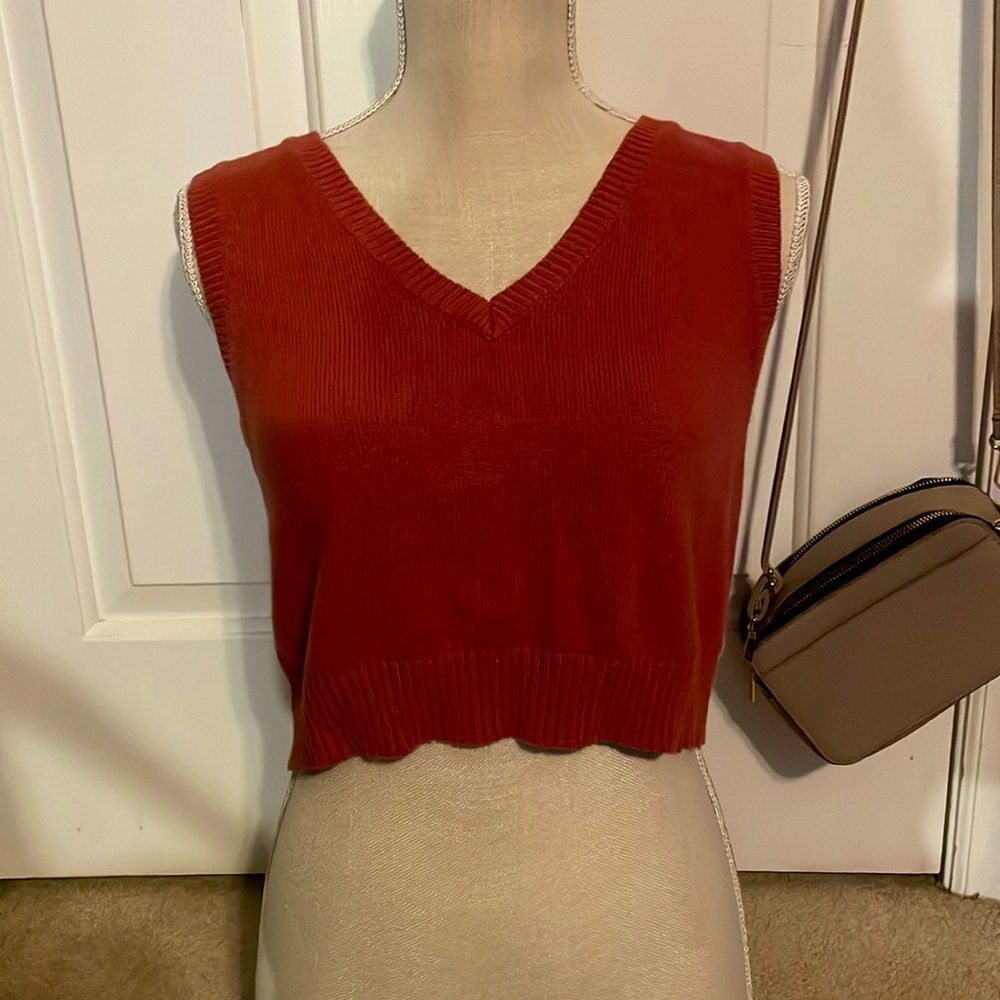 Red Cropped Sweater Vest XS